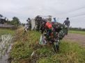 Atasi Masalah Lingkungan, Koramil 1406-03/Maniangpajo Gelar Karya Bhakti Bersihkan Drainase 